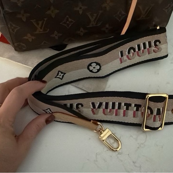 Like new… used for about a week! Perfect condition - Picture 2 of 6